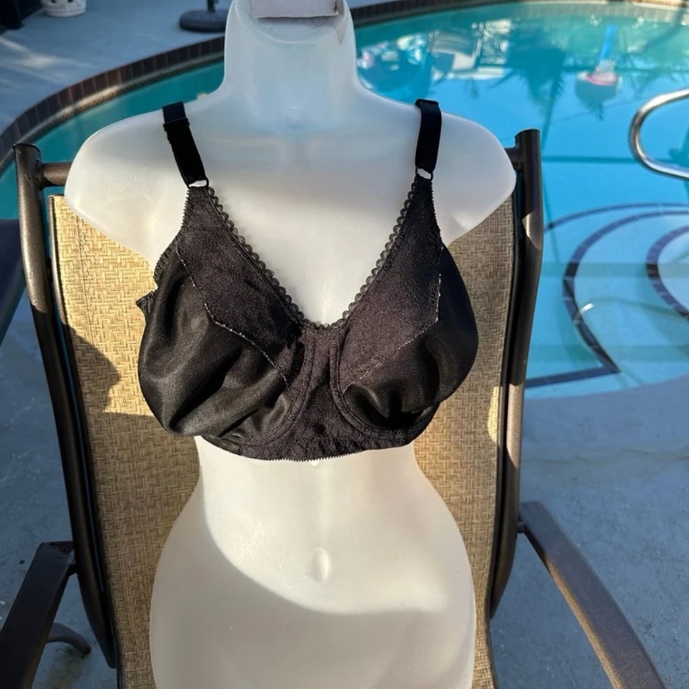 Chic Black Lace Bra Intimates & Sleepwear 36E